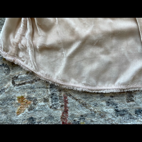 NATION Small soft pink velvet cami - Picture 6 of 8